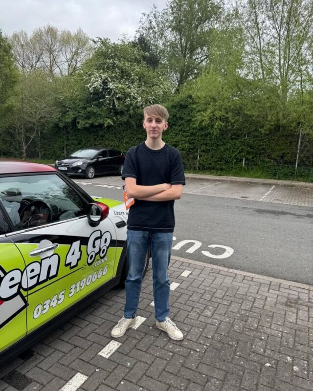 Congratulations to Haydon Umney who passed his driving test today first time with just two minors.  Haydon drove really well. Haydon was with Simon and in Melody.  Well done from all at Green4Go. Fantastic Haydon see you on the Road.