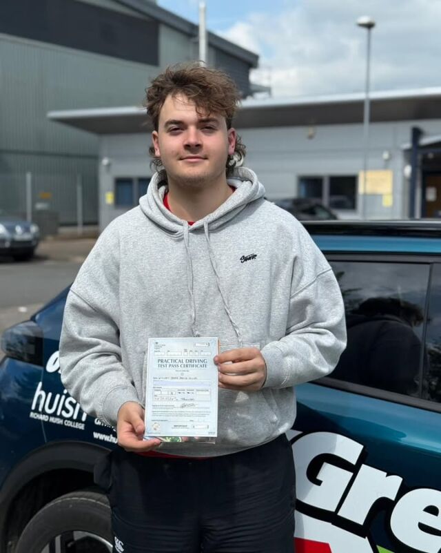 Woo Hoo!! It’s another Green 4 Go 1st Time Pass 🥳Massive congratulations to Will Hiles of Kings College on passing his practical test in Taunton this morning on his first attempt. A fantastic and well deserved result meaning now that you can drive yourself to college from now on. Best wishes from Craig and all at Green 4 Go. 😁👍🏼🚙